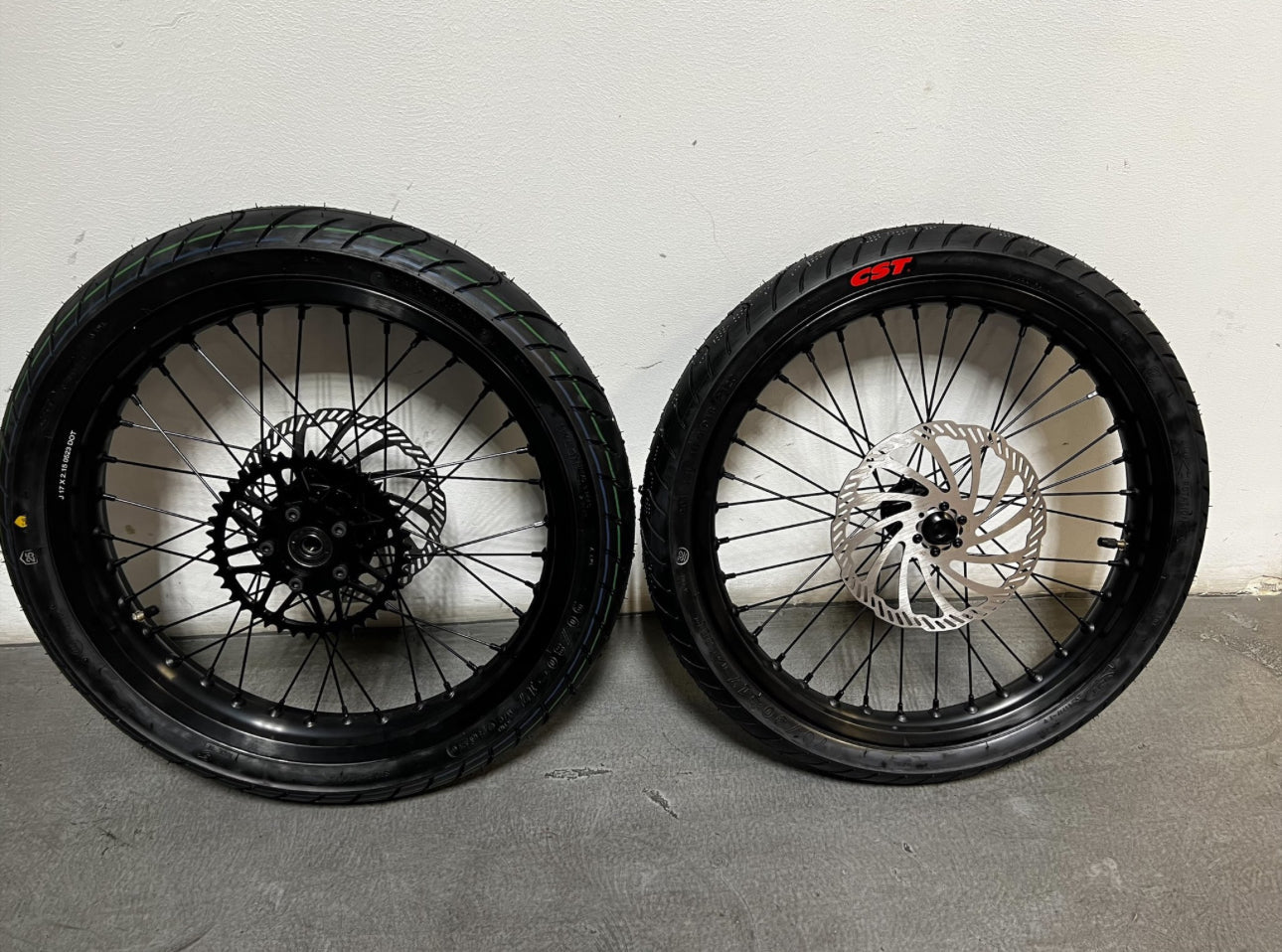 17” Surron super motos 2-3 week pre order